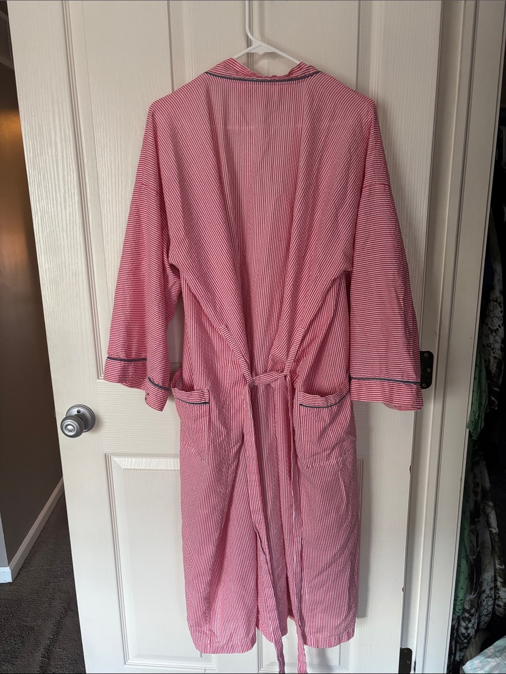 Van Heusen Vintage Red Pinstripe Seersucker Robe with Blue Contrast Piping